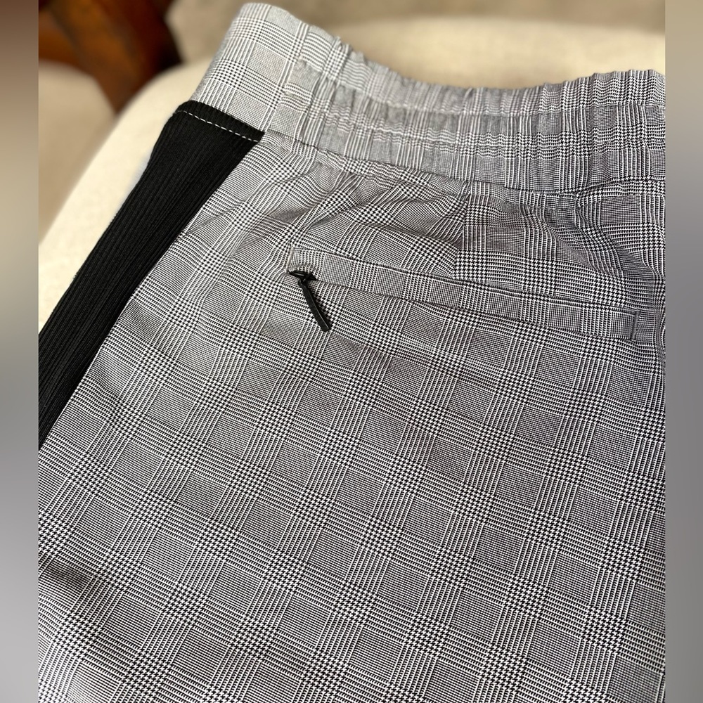 Athleta Brooklyn Plaid Ankle Pants, size 6